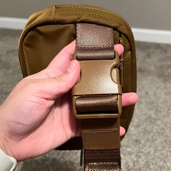 SOLD NWOT Lululemon Everywhere Belt Bag - Burnt Caramel - Picture 4 of 4